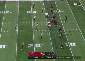 Ridder's sidearm sling on the run goes for 26-yard gain to London