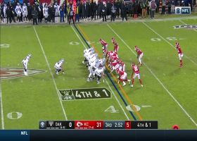 Alex Ingold hammers through Chiefs' D for fourth-down pickup