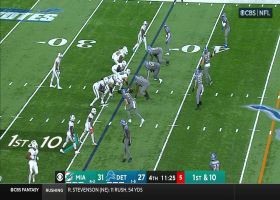 Will Harris plows past Waddle's block for strong TFL of Hill on screen pass