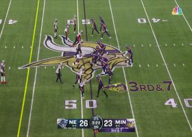 Jalen Reagor is WIDE open on a 25-yard catch-and-run