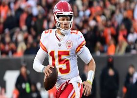 Mahomes' first TD pass of day goes to McKinnon in flat