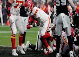 Chiefs' O-line paves way for Ronald Jones' first TD of '22