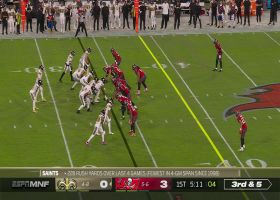 Lavonte David goes completely unblocked for blitzing sack