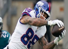 Giants' flea-flicker sets up  20-yard screen-pass completion to Engram