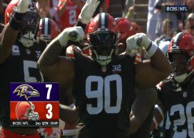 Browns take advantage of Lamar Jackson's mishandled handoff wtih fumble recovery