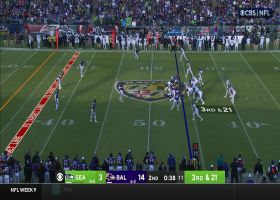 Broderick Washington's strip-sack on Geno Smith sets up Ravens in Seahawks' territory before halftime