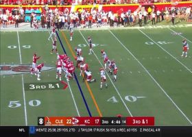 Chiefs motion Blake Bell in to take QB sneak for third-down pickup