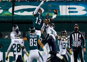 Can't-Miss Play: Tip-drill TD! Rodgers' one-hand snag secures score