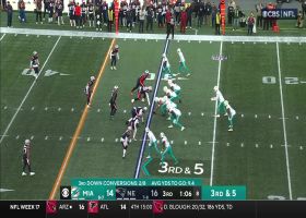 Skylar Thompson connects with Mostert for 17-yard pickup amid heavy pressure on third down
