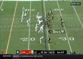 Kenny Pickett throws the Steelers' longest TD pass of the season to Pickens for 24-yards