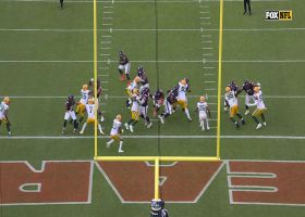 Khalil Herbert rushes up middle for two-point conversion