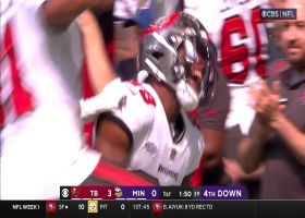 Christian Izien makes textbook tackle to deny Vikings third-and-2 pass