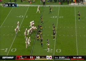 David Njoku weaves through defenders on way to 29-yard gain