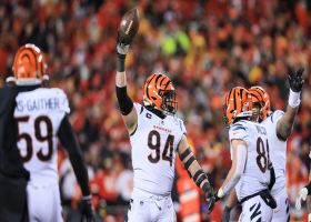 Hubbard recovers Mahomes' unforced fumble for key Bengals takeaway