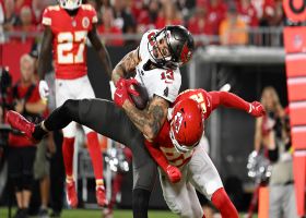 Mike Evans hauls Brady's frozen rope through contact for 13-yard TD