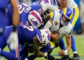 Jordan Phillips leads swarm of Bills for sack on Stafford