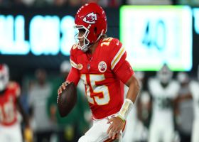 Mahomes' first pass of game hits Kelce for 16-yard gain