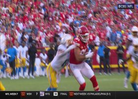 Eric Kendricks rips ball out of Bell's grasp for major takeaway