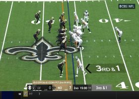 Marcus Davenport ends Raiders' fourth-down jet sweep to Adams in a HURRY