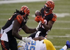 Kevin Harlan cannot believe Joe Mixon's first fumble since 2017