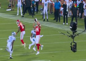Justin Watson high-points 19-yard pass from Mahomes on third down