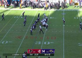 Cordarrelle Patterson takes screen pass for 14-yard gain
