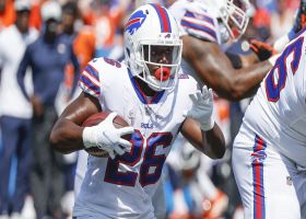 Devin Singletary drags defenders into secondary on 18-yard burst
