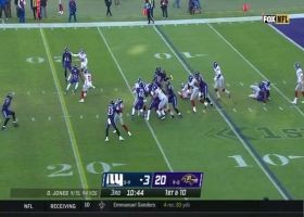 Wayne Gallman takes defenders with him on strong first-down run