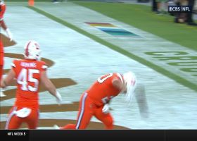 Michael Burton reaches end zone with ease for two-point conversion