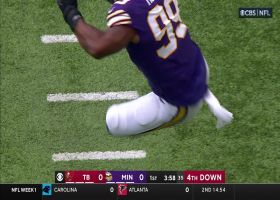 Danielle Hunter brings down Mayfield for third-down sack in red zone