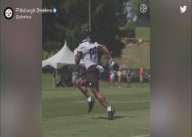 Steelers WR Calvin Austin III's wicked double move sets up deep catch at camp