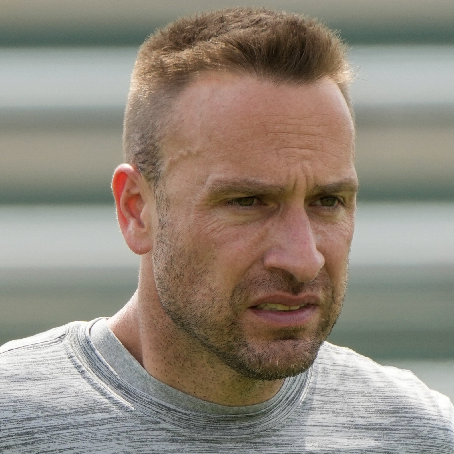 Green Bay Packers' defensive coordinator Jeff Hafley watches during an NFL football practice session Tuesday, June 4, 2024, in Green Bay, Wis. (AP Photo/Morry Gash)