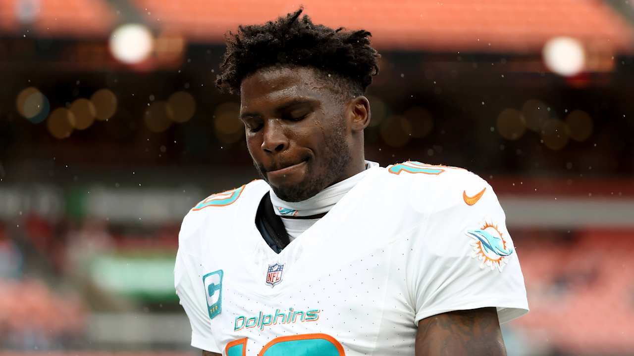 Tyreek Hill's agent says WR is 'committed' to Dolphins despite postgame  comments