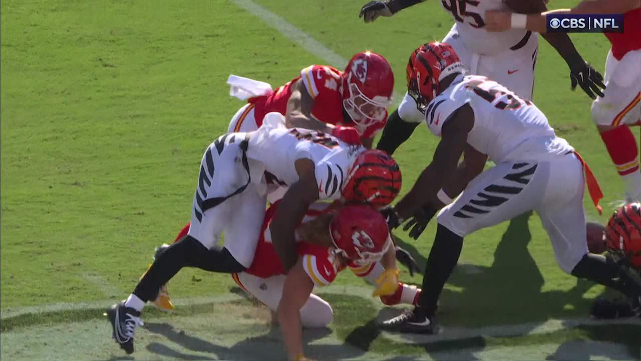 Kansas City Chiefs fullback Carson Steele's first NFL fumble results in ...