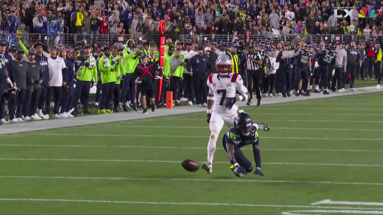 Seattle Seahawks quarterback Sam Darnold barely misses wide receiver ...