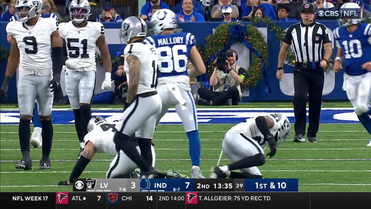 Indianapolis Colts quarterback Gardner Minshew darts pass to rookie ...