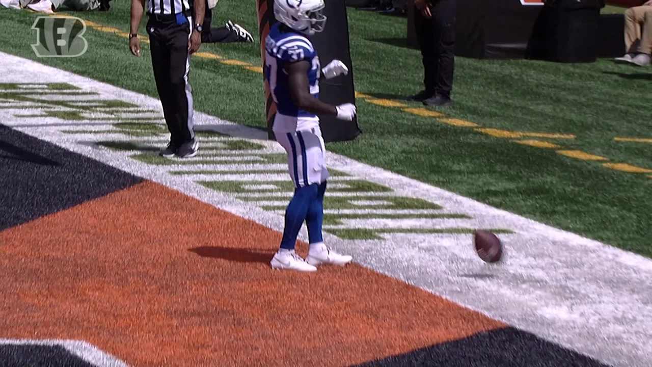 Indianapolis Colts running back Ulysses Bentley IV's 12-yard touchdown ...