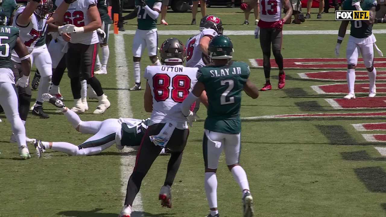 Tampa Bay Buccaneers quarterback Baker Mayfield's read-option keeper ...