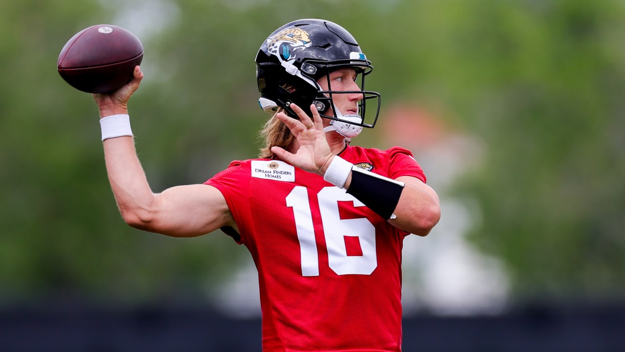 Jaguars QB Trevor Lawrence: ‘I have full belief’ that contract extension will ‘take care of itself’