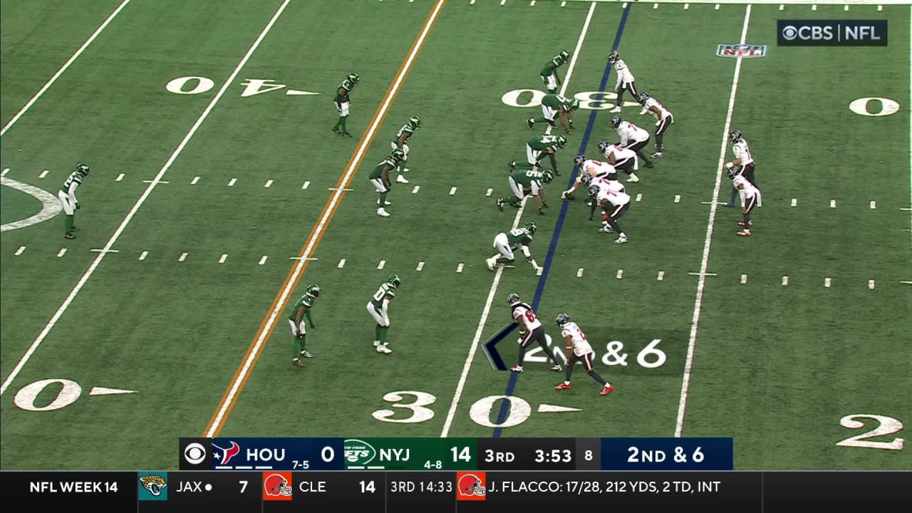 New York Jets cornerback Sauce Gardner bats away Stroud's pass attempt