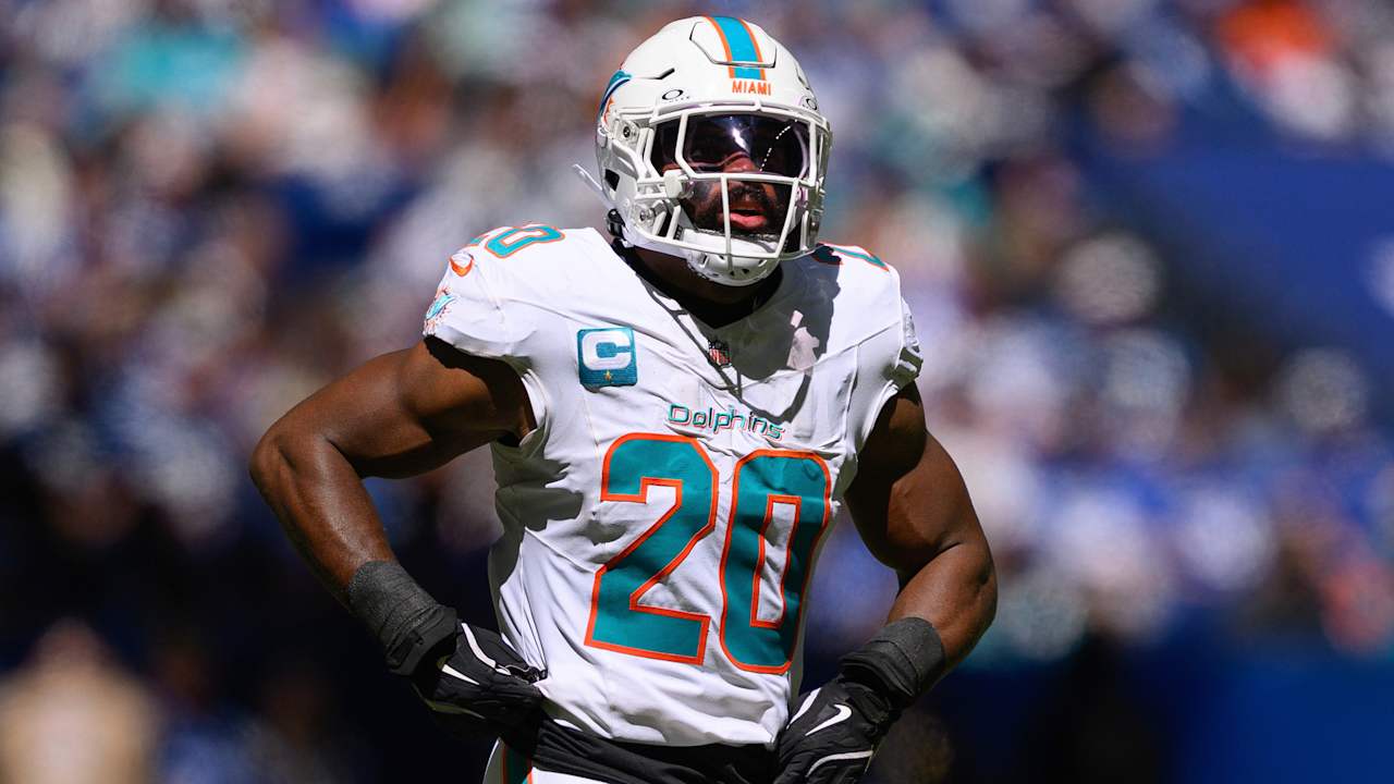 Dolphins LB Jordyn Brooks explains players-only meeting after Colts loss:  'Just staying locked in'