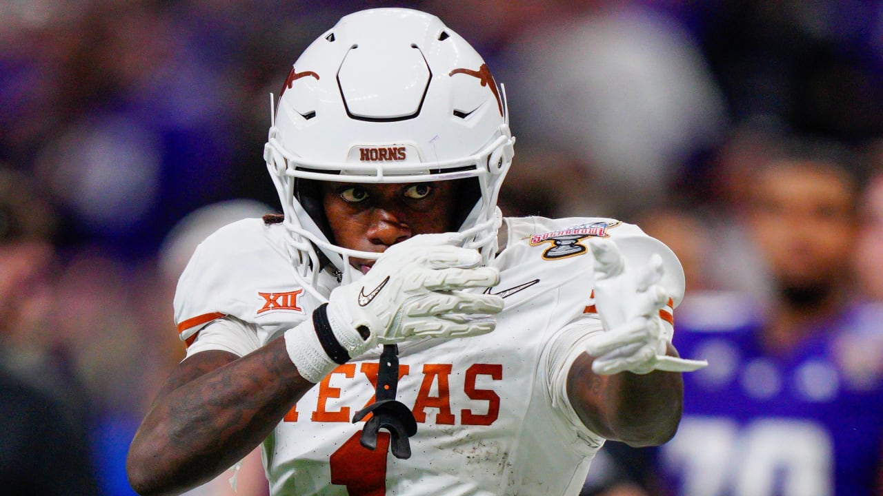 Chiefs trade up, select Texas WR Xavier Worthy with No. 28 pick of 2024 NFL  Draft