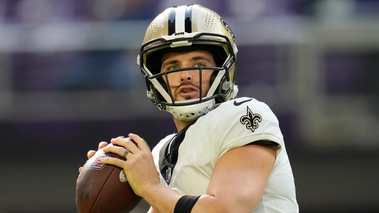 Derek Carr Saints Quarterback Concussion and Shoulder Injury in Vikings Loss