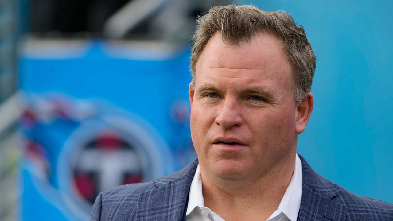 Titans restructure front office ahead of critical coaching search