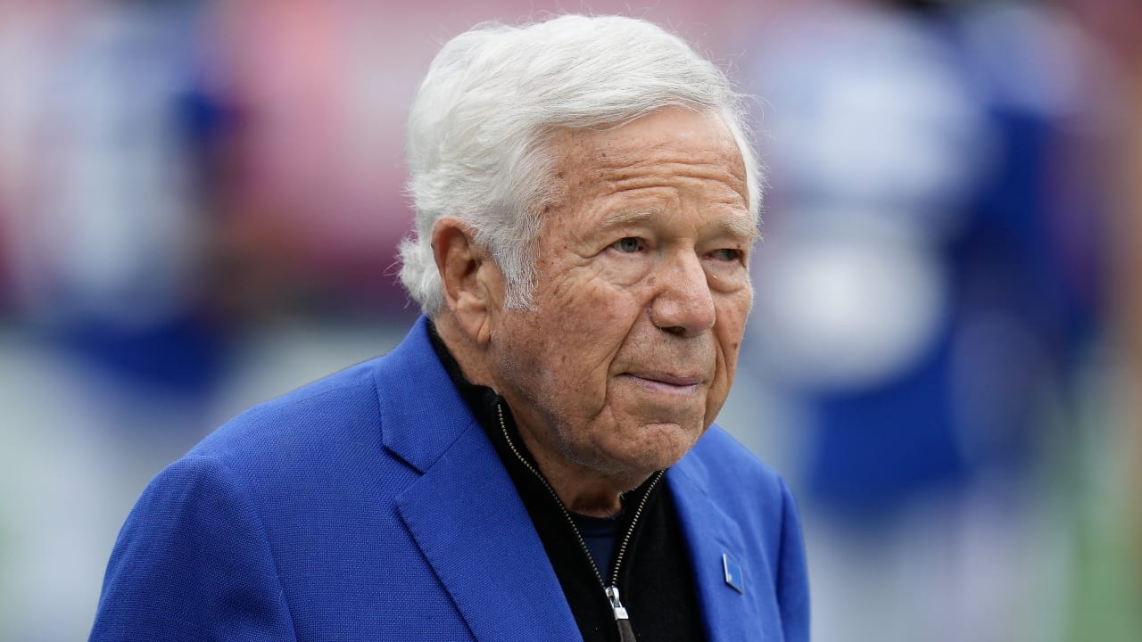 Robert Kraft wants Patriots to add 'top-rate, young quarterback,' says team  is going in 'right direction'