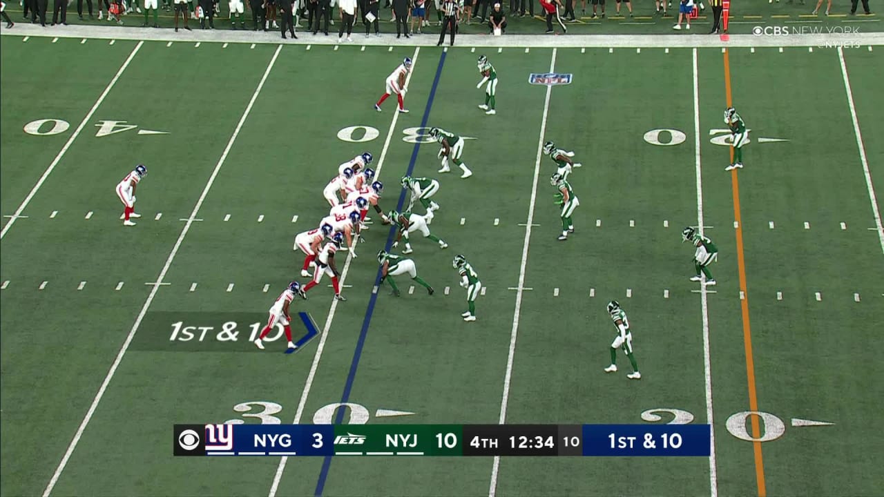 Giants QB DeVito Delivers a Laser to Stoll, Putting Them in Scoring Position Against Jets