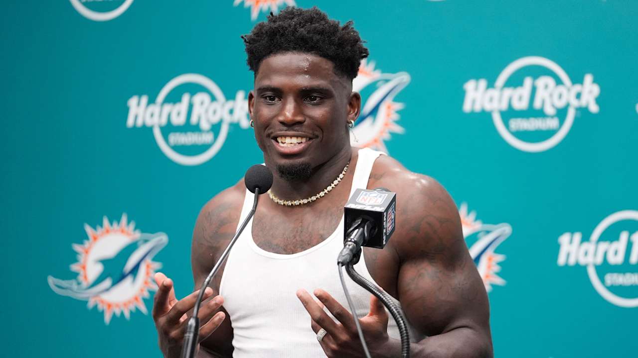 Dolphins’ Tyreek Hill says he could have handled some aspects of the traffic stop better and calls for the officer to be fired