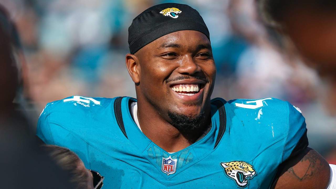 Jaguars sign pass rusher Travon Walker to four-year, $110 million contract extension