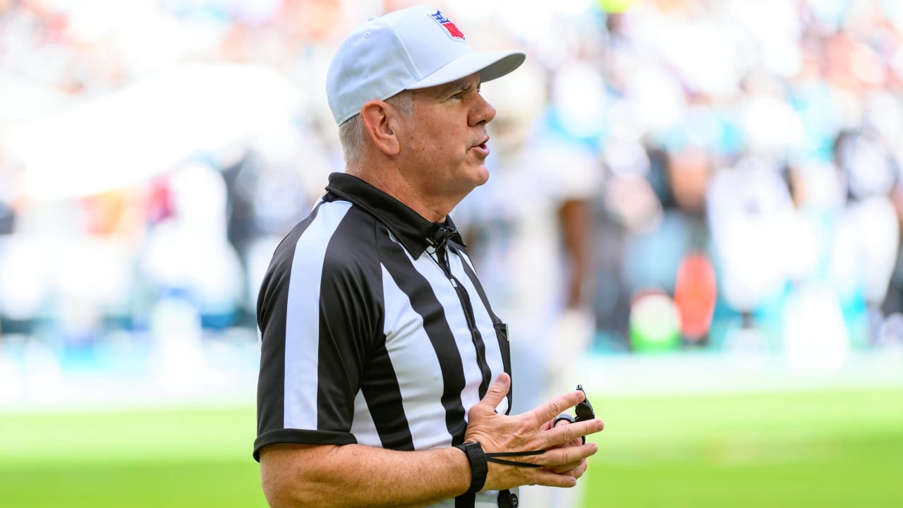 NFL selects veteran referee Bill Vinovich to lead officiating crew for Super Bowl LVIII