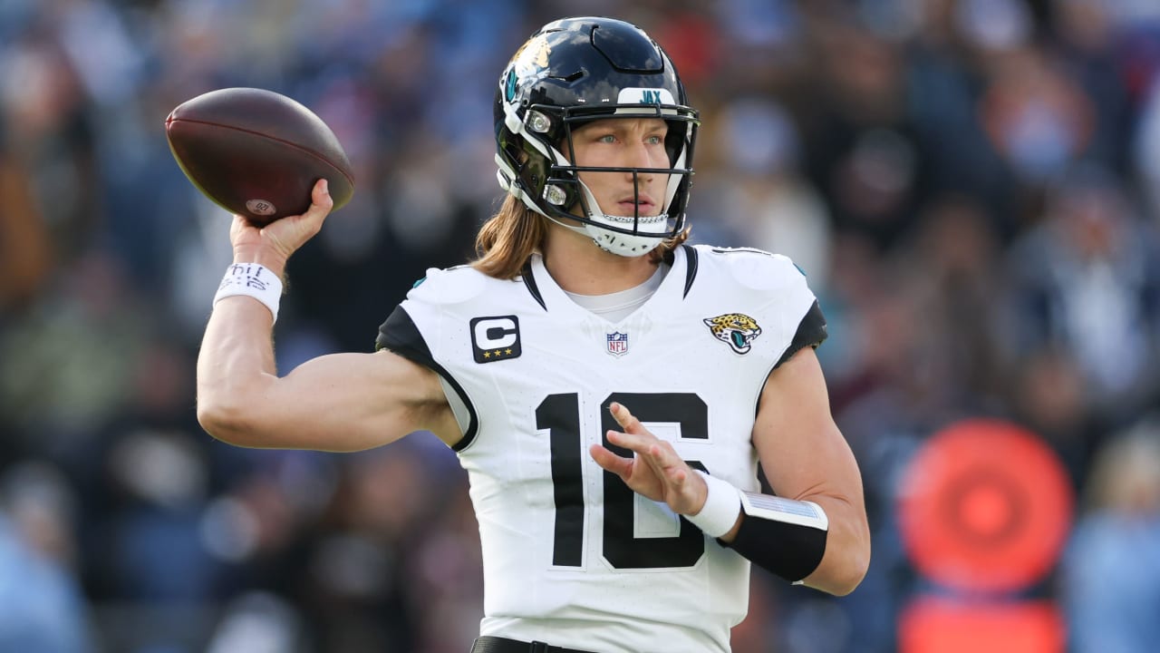 Jaguars QB Trevor Lawrence has had contract talks but ‘not really my focus’: ‘My job isn’t going to change whether I get extended or not’